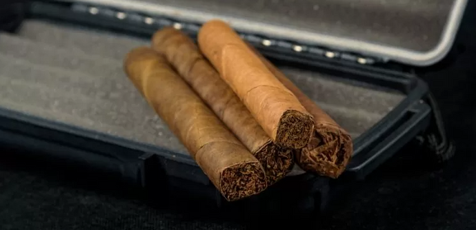 How Long Do Cigars Last Without a Humidor?